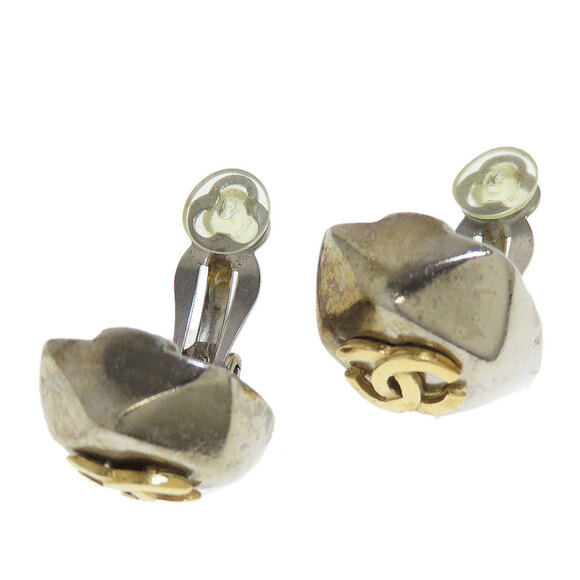 CHANEL Logo Earrings - Picture 4 of 5